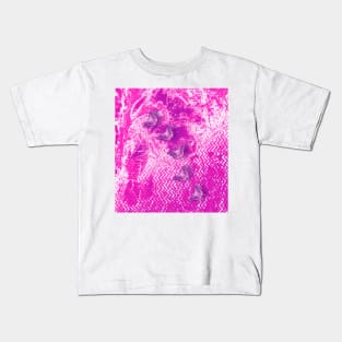 Hot pink grunge butterflies Kids T-Shirt